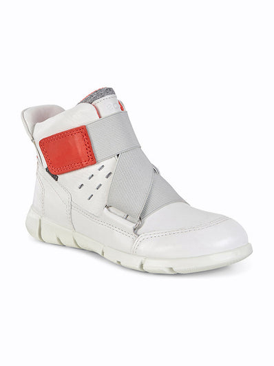 Instrinsic sneaker white