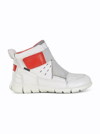 Instrinsic sneaker white